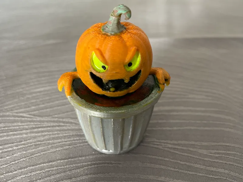 Trash can Pumpkin