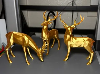 Low-Poly Christmas Reindeer Decor & Ornament Set 