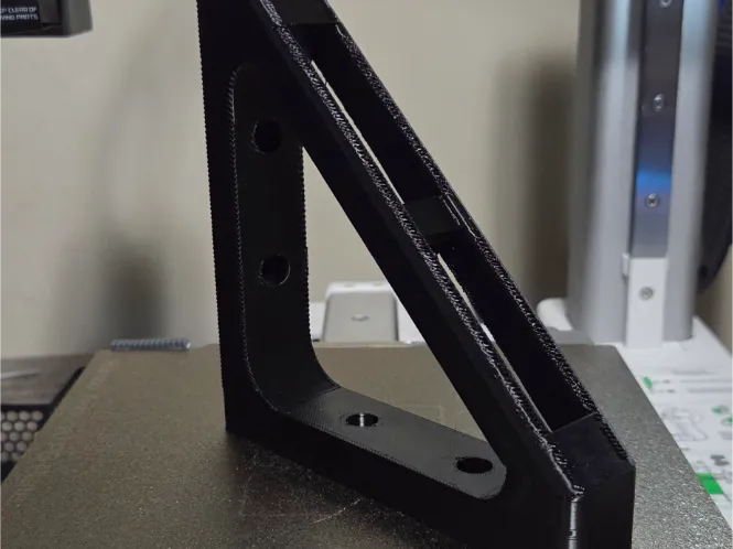 Heavy-Duty 3D-Printed Shelf Bracket