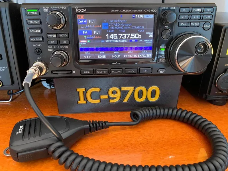 Icom IC-9700 Base