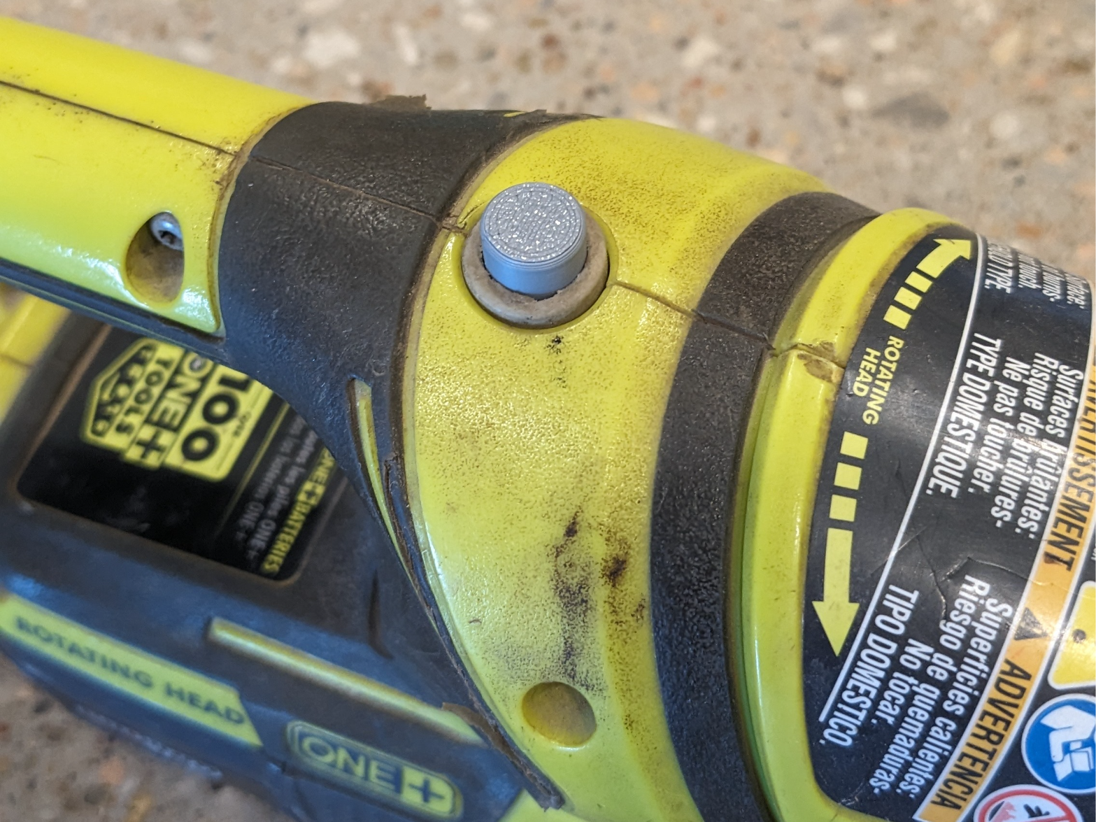 Replacement button for Ryobi Flashlight