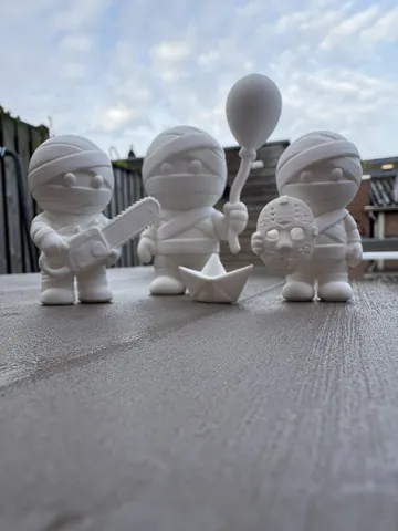 Pieza para disfraz o exhibición: Cute mummies, horror movie inspired — vista de referencia 4
