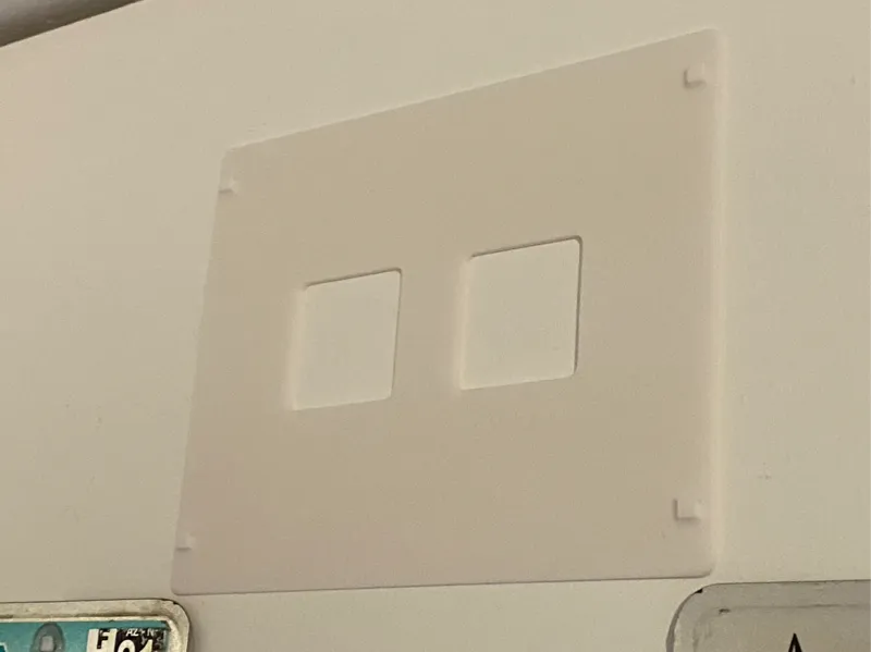 Wall mount license plate USA (oval & circle holes)