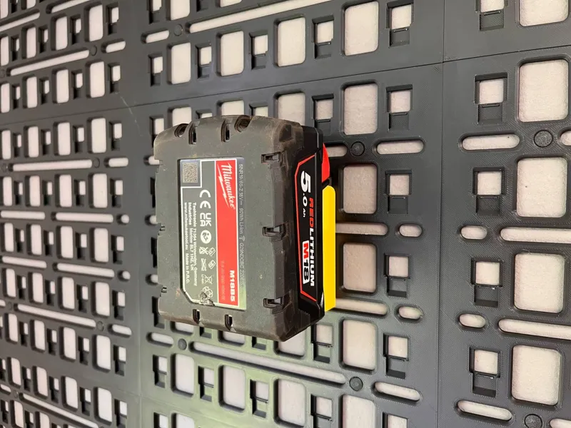MODRA Milwaukee M18 Battery Holder
