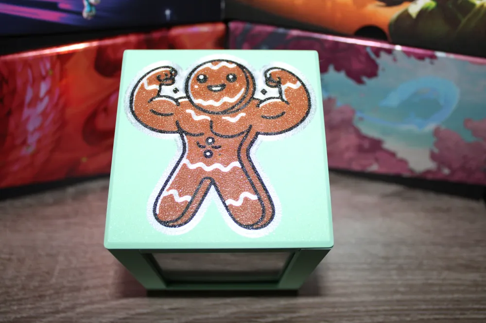 MTG EDH Commander Showcase Deck Box - Gingerbread - Free 3D Print Model - MakerWorld MTG EDH Commander Showcase Deck Box - Gingerbread - Free 3D Print Model - MakerWorld