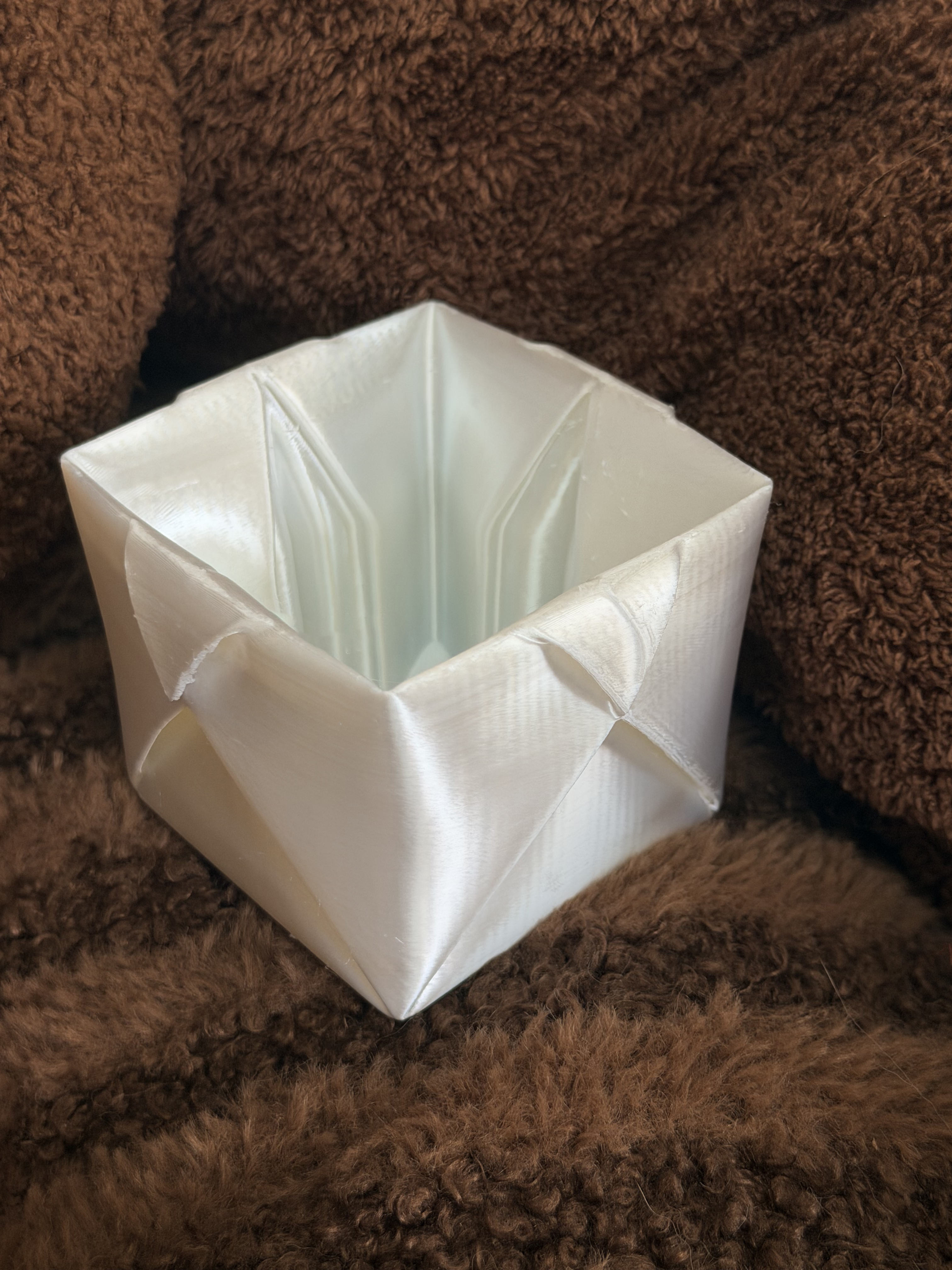 Miniatura 1 do modelo 3D 方形丝绸收纳盒子