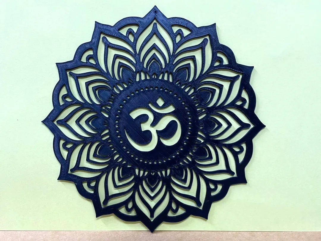 Plaque de string art - mantra sacré OM