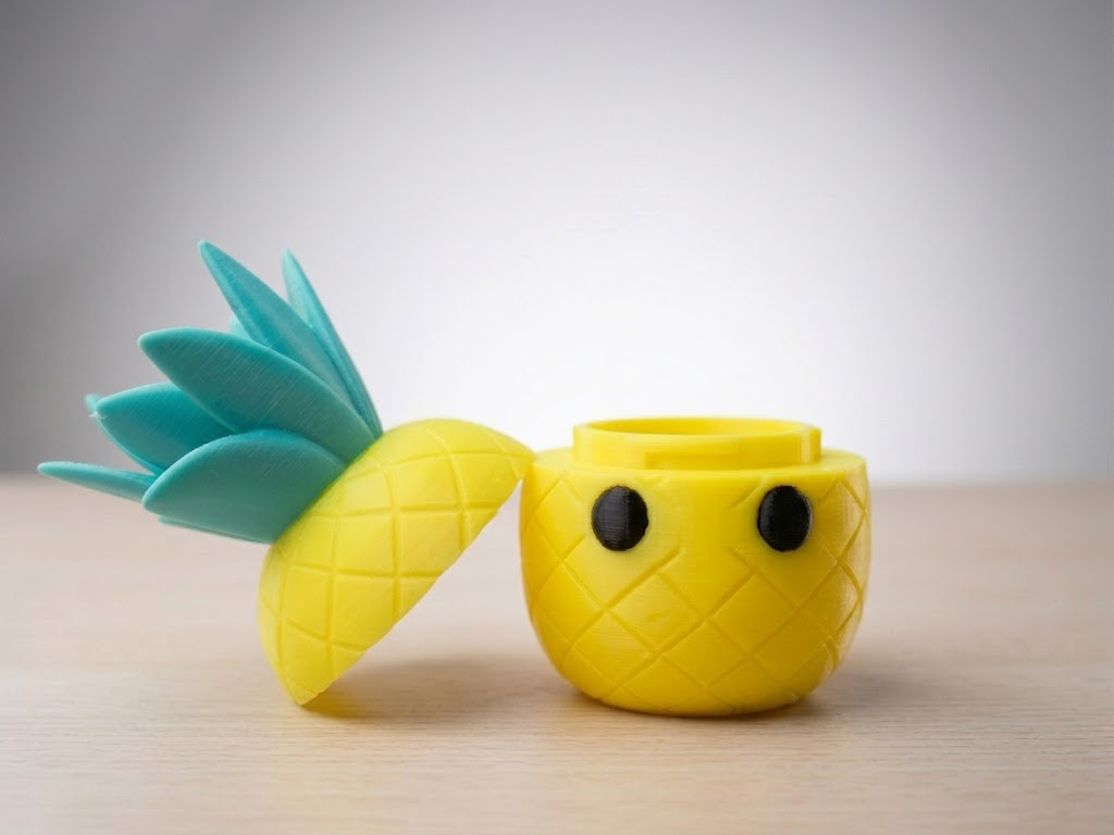 Twist lock Pineapple Container - Cute Design