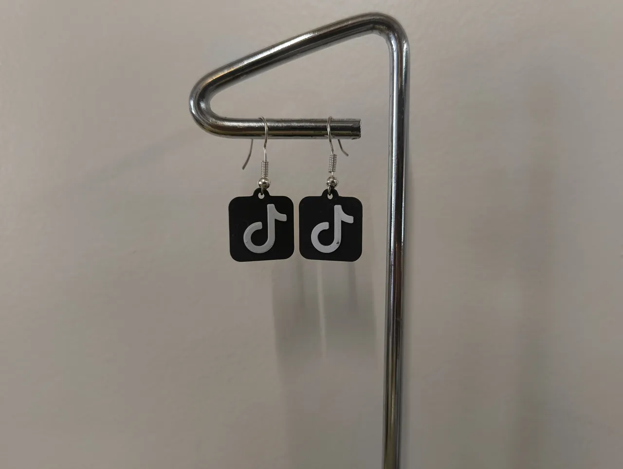 boucle d'oreille tiktok view 2
