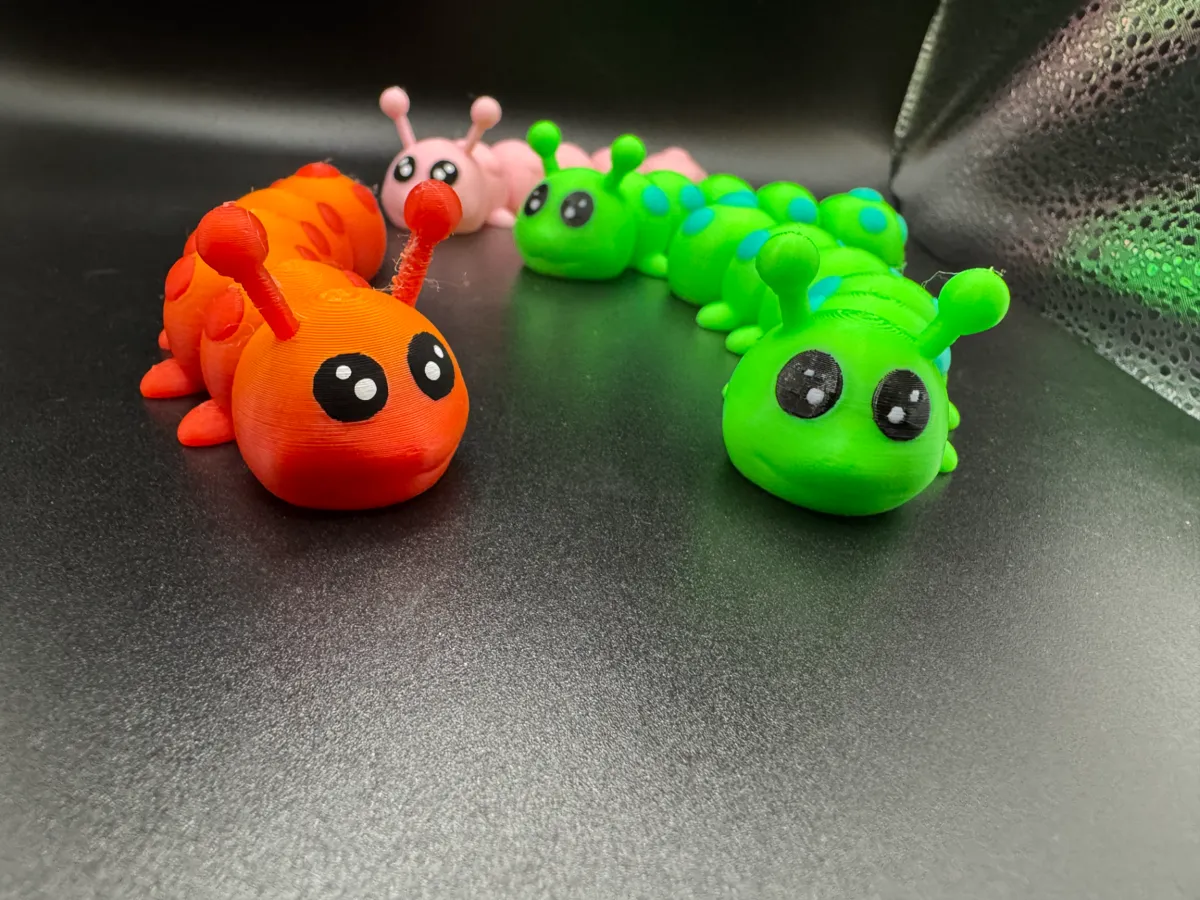 Flexi Caterpillar by 3Deco-Print MakerWorld: Download Free 3D Models - 3D model önizlemesi