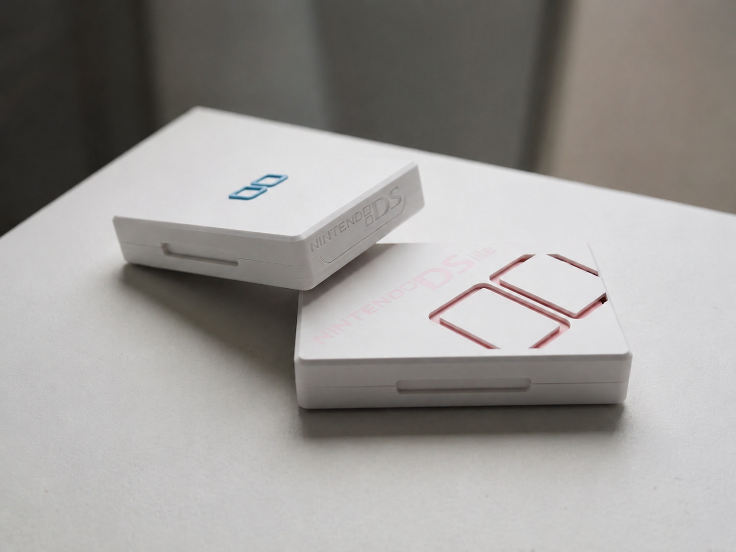 Ultra-Sleek Nintendo DS Lite Storage