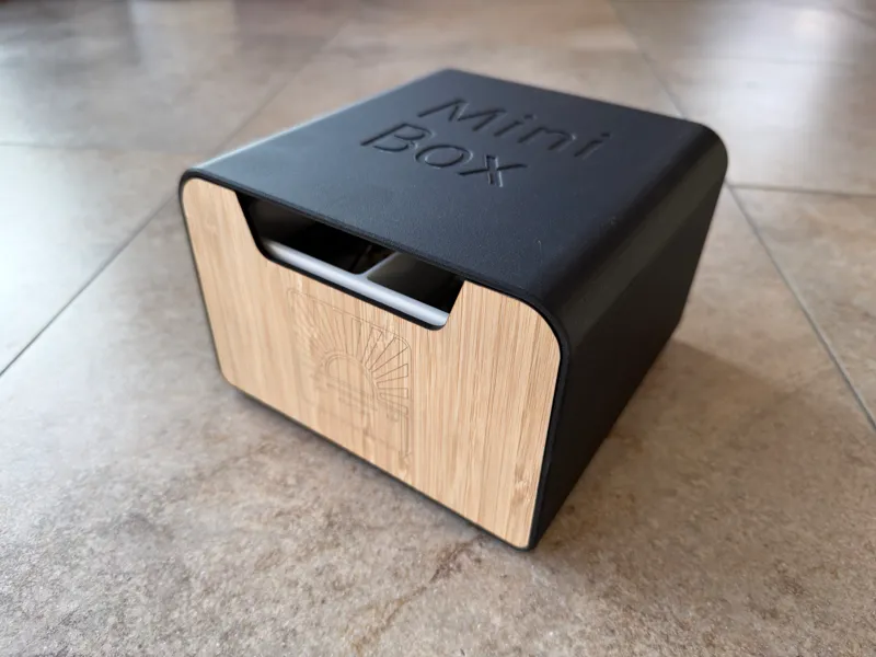 Sliding box organizer
