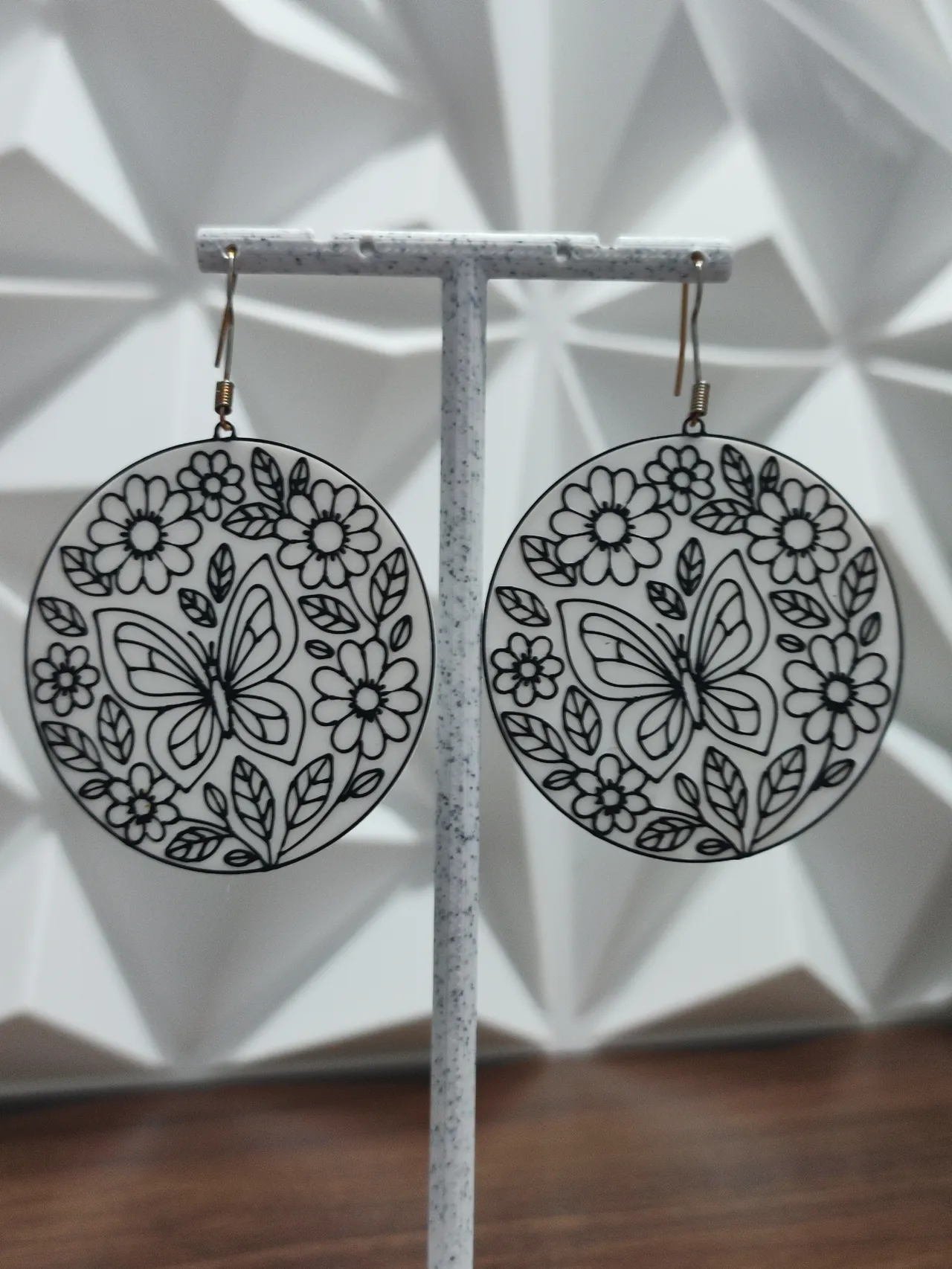 Aretes Metamorfosis en el Jardin view 3