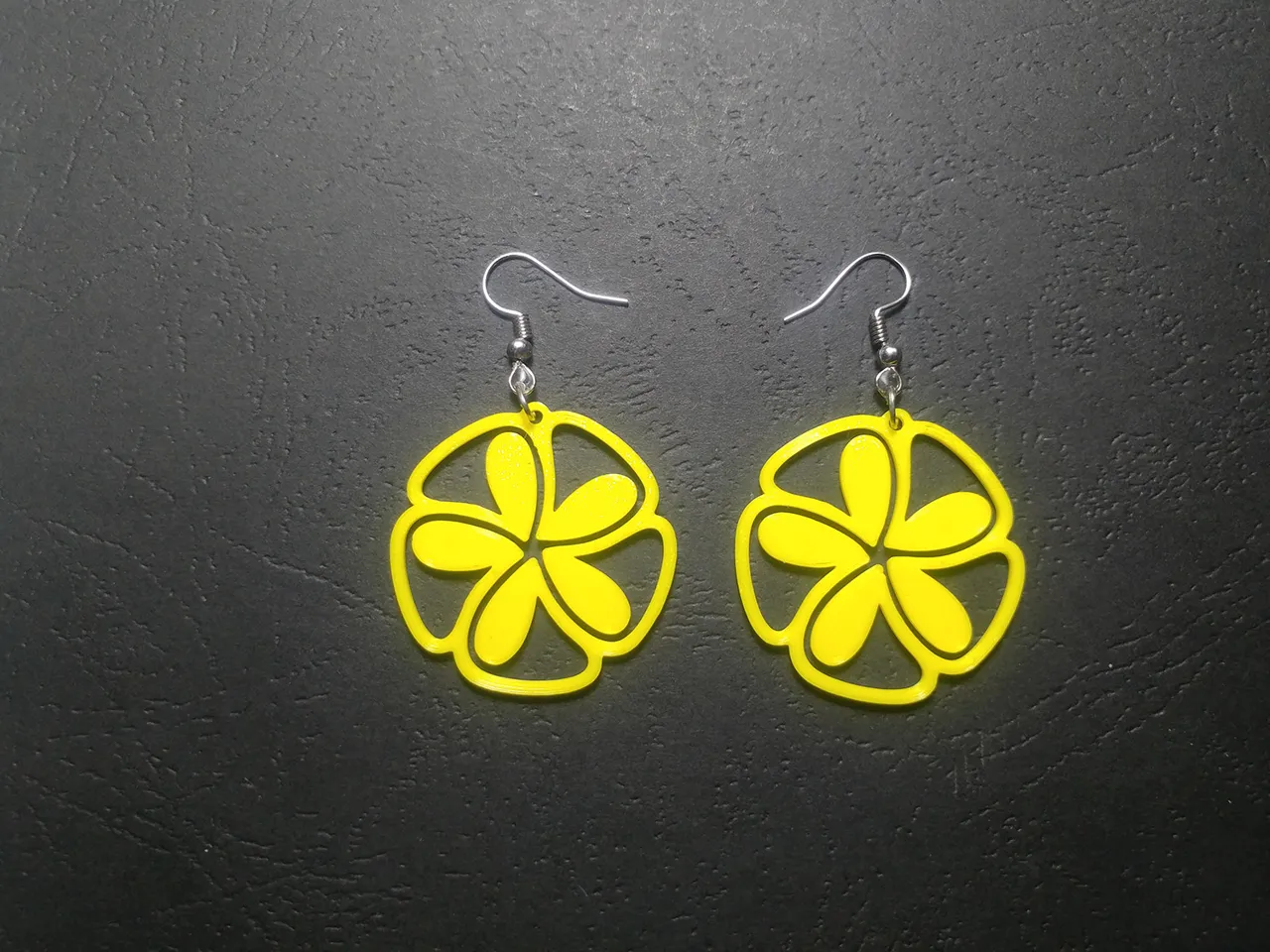 Woven Radiance Earring view 2