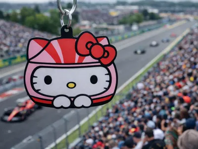 Llavero Hello Kitty F1 Academy
