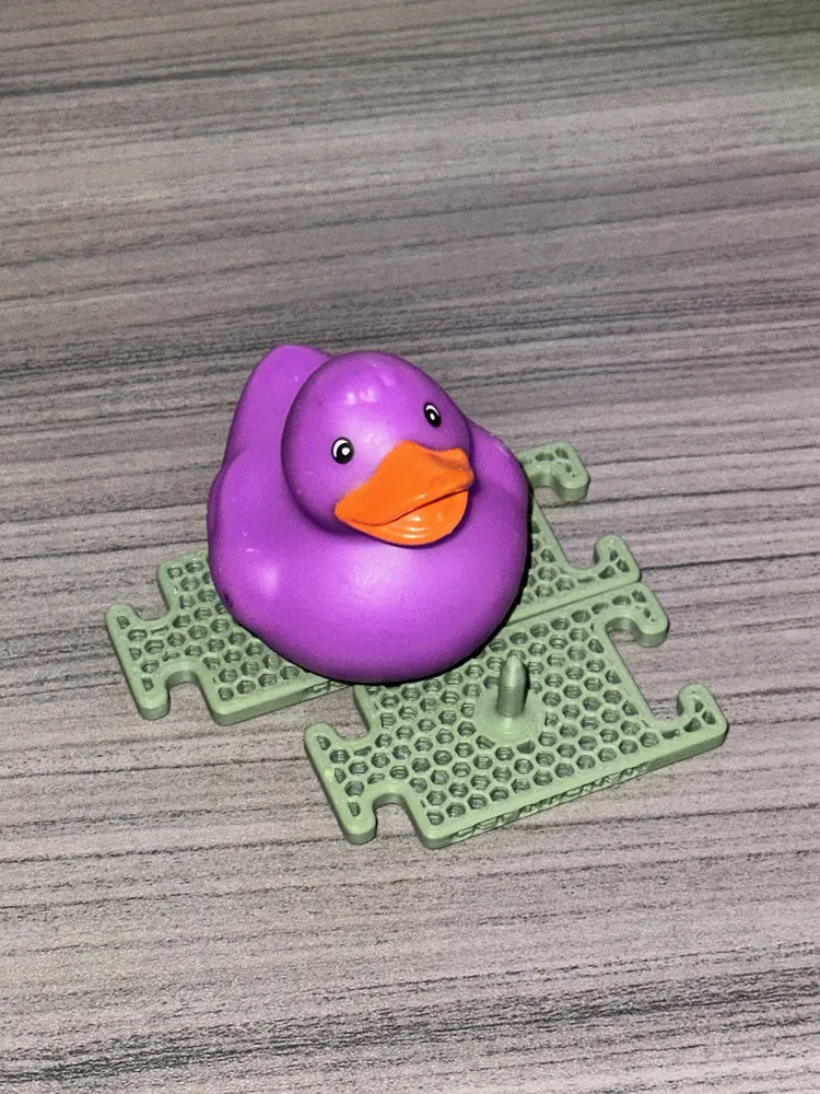 Miniatura 2 do modelo 3D Dashboard Duck Display 