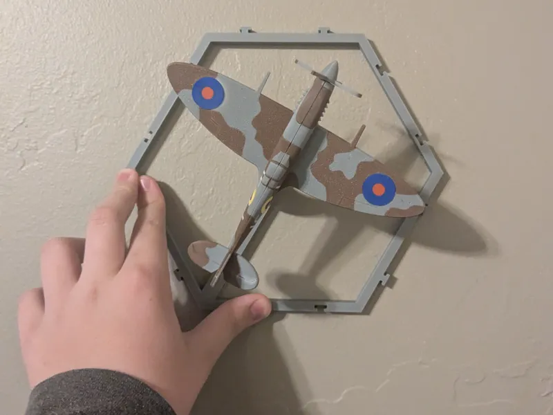Plane wall mount for NoelHB's Plane