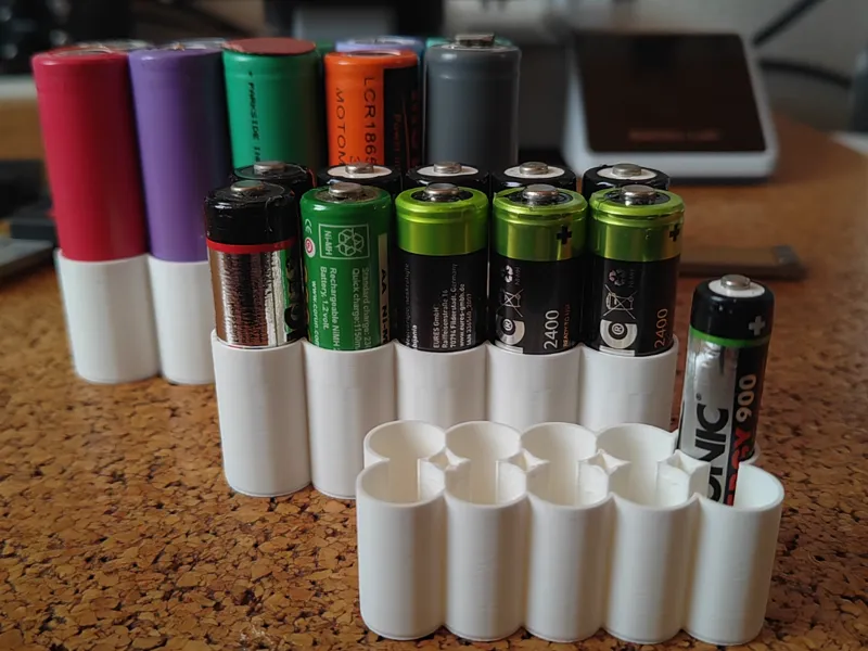 21700/18650/AA/AAA Batteries box/stand