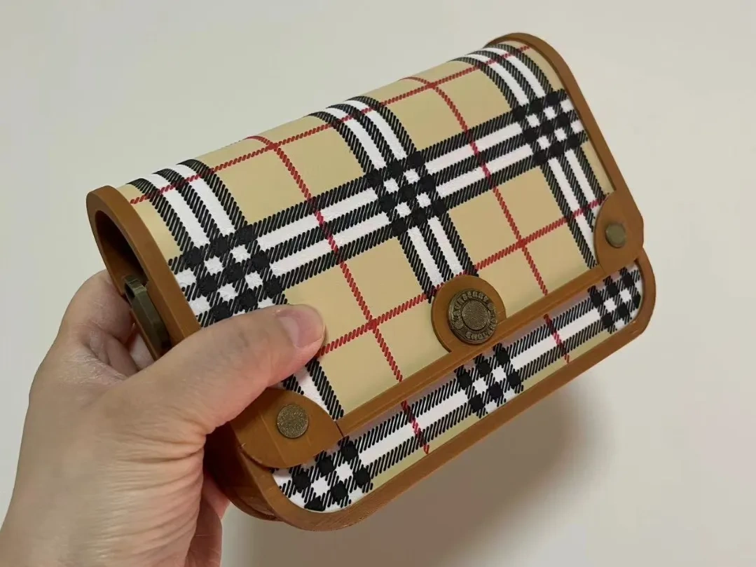 Miniatura 1 do modelo 3D 格纹面料收纳盒/包包