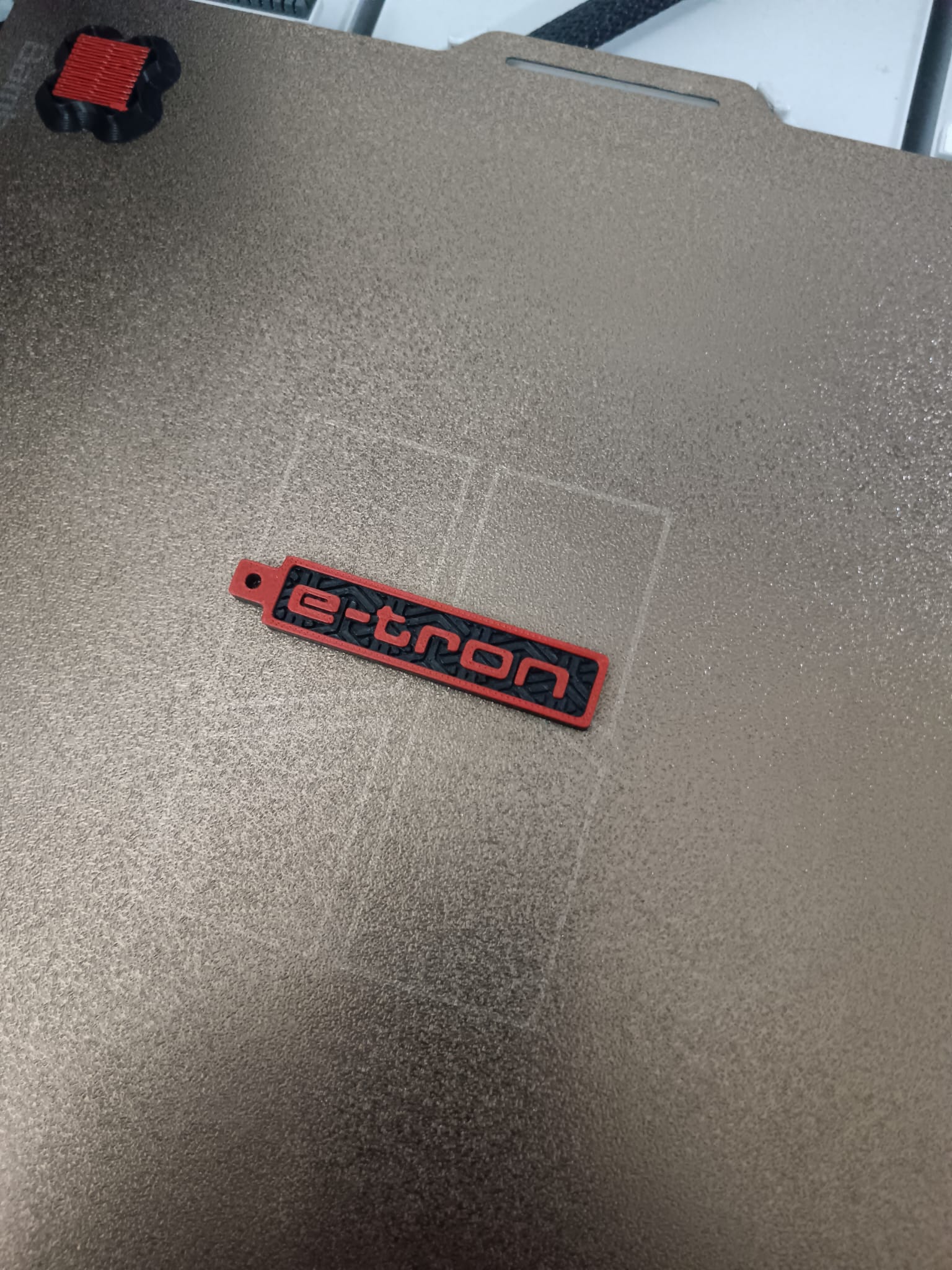 Miniatura 1 do modelo 3D Audi E-tron Keyring