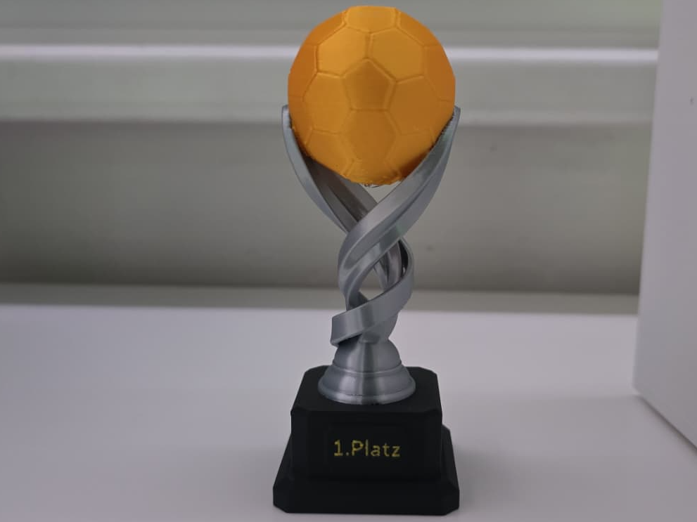 Moderner Fußball Pokal (mit anpassbarer Schrift)