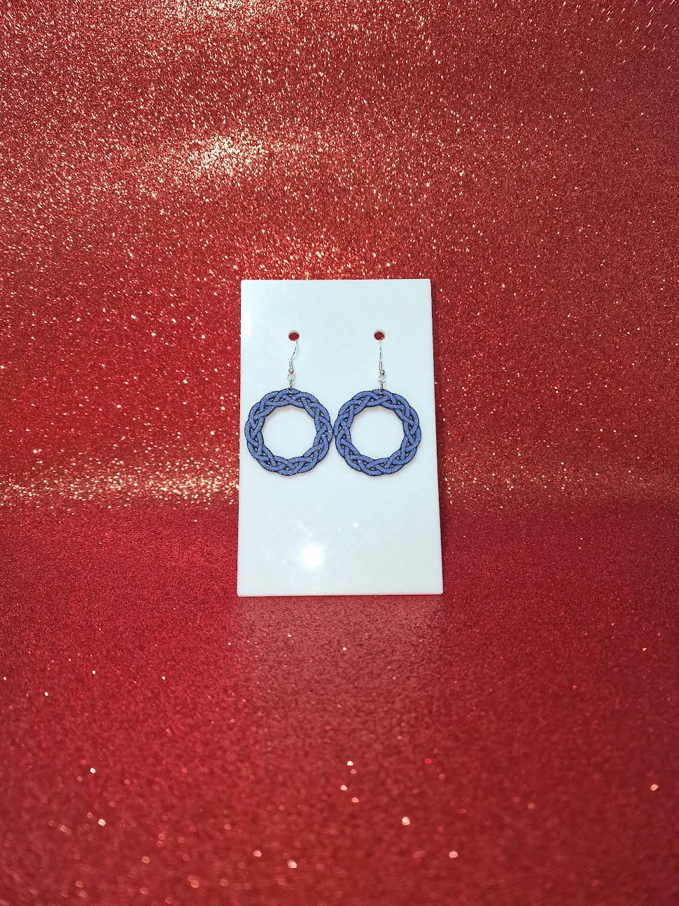 Round intertwining earrings view 2