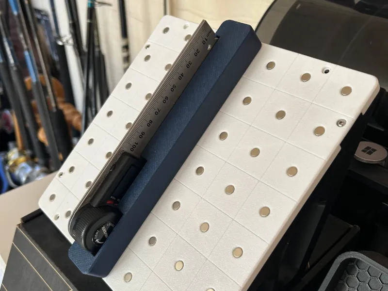 UMSS Husky 5 in Digital Angle Finder Holder