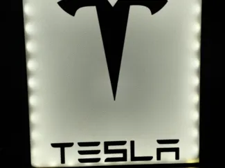 lightbox Tesla