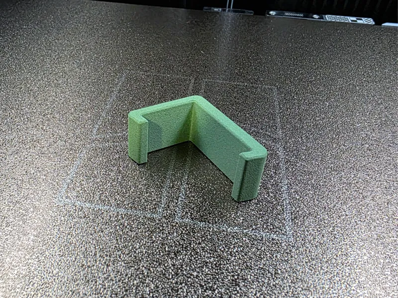 Snake Tank Cover Clip