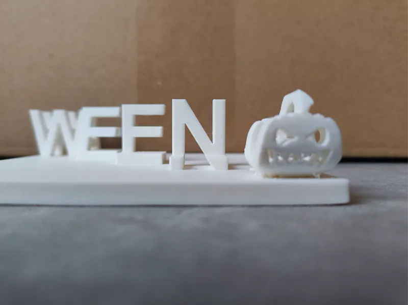 Flip Text „Hallo / WEEN “