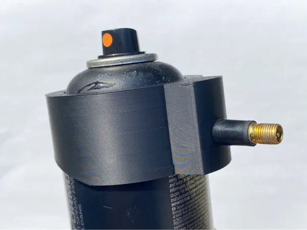 Adaptateur de valve pour bombe aérosol