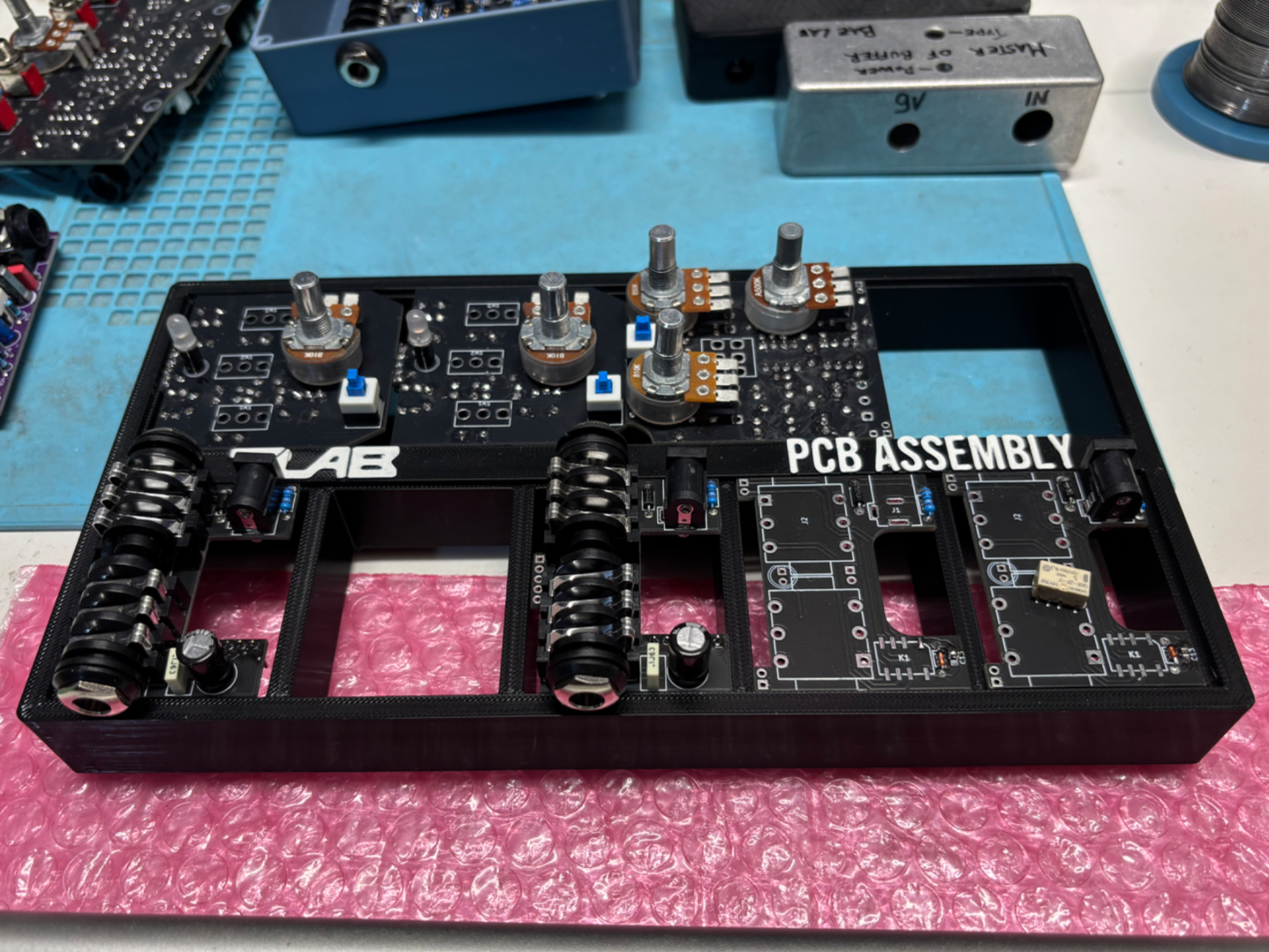 PCB Assembly Jig V3 — Parametric & Multi-Color
