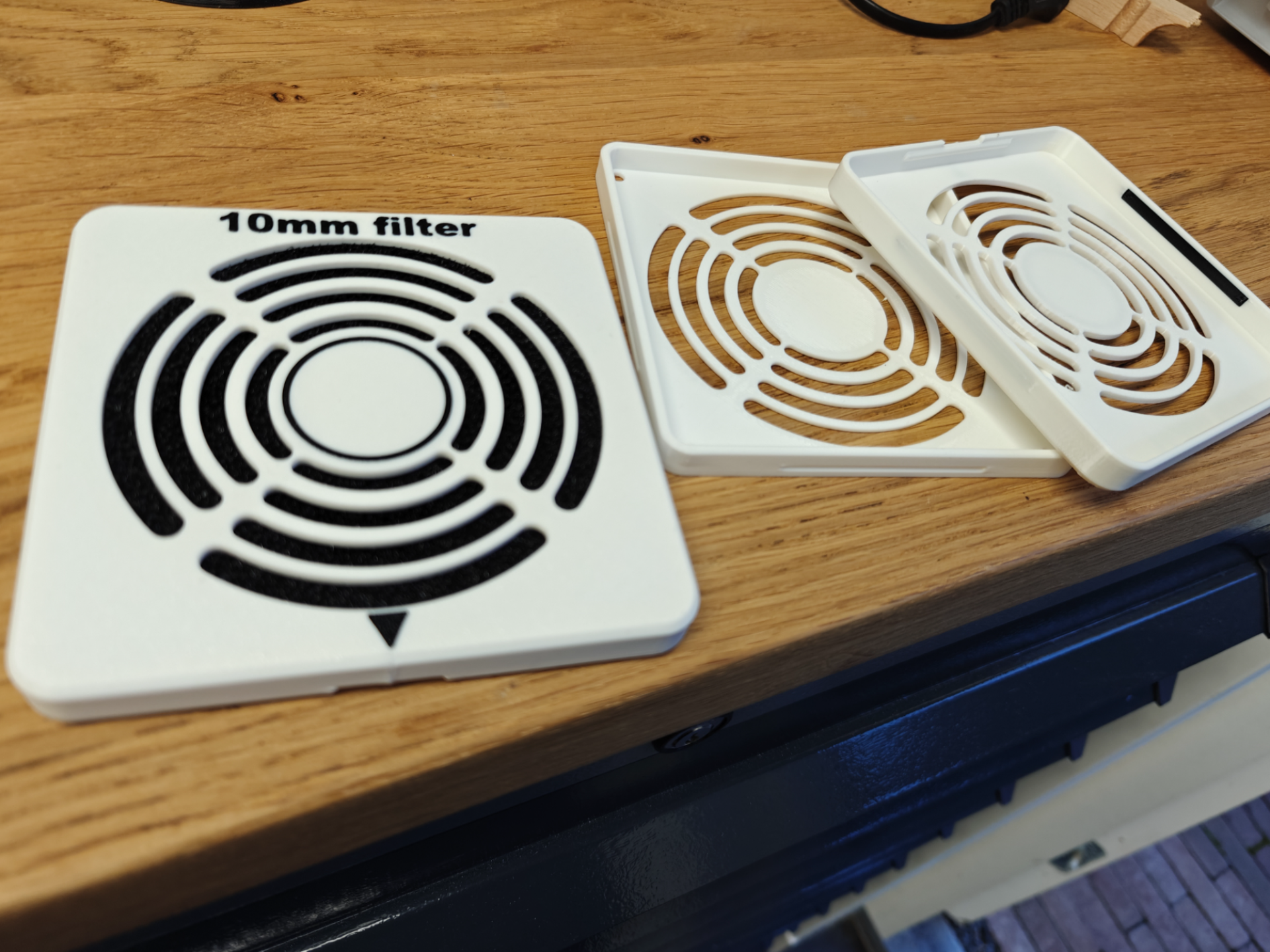 Easy removable 120mm fan filter housing