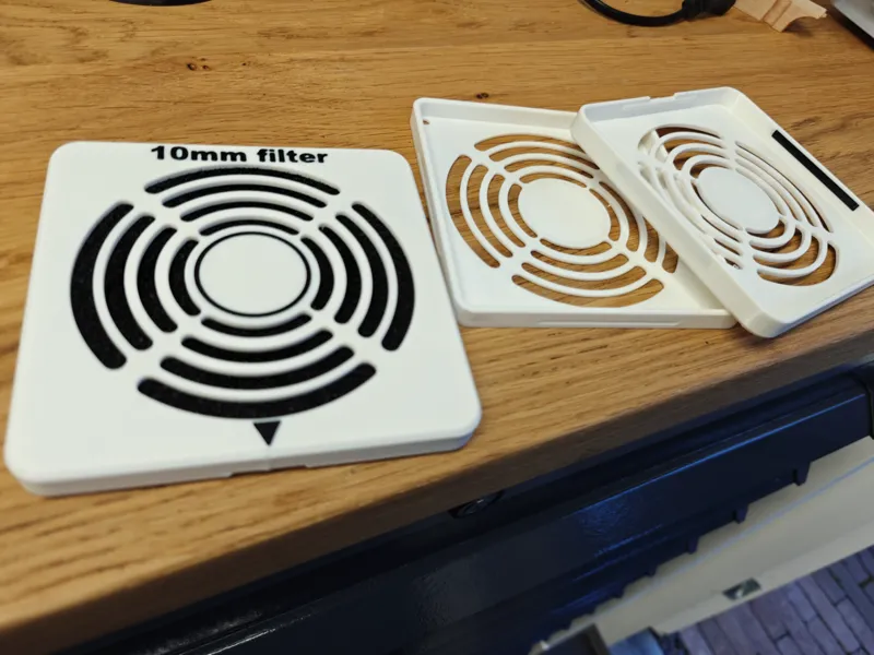 Easy removable 120mm fan filter housing