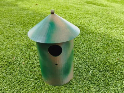 Cylindrical birdhouse