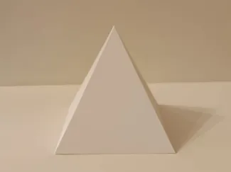 Piramide regolare geometrica per uso scolastico