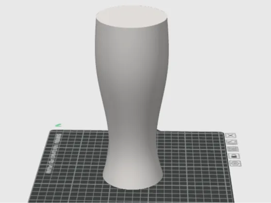 Vase forme verre à bière blanche