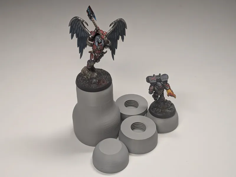 Magnetic miniature painting handle
