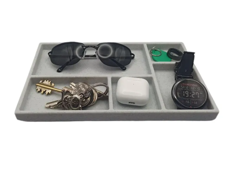 Modern (and simple) catch all tray 