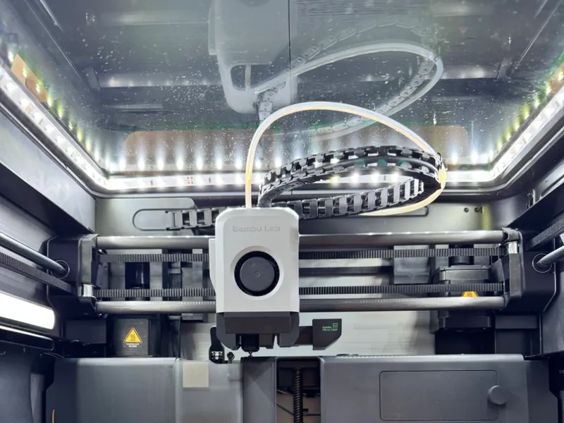 Luce Led interna per X1c facile e funzionale