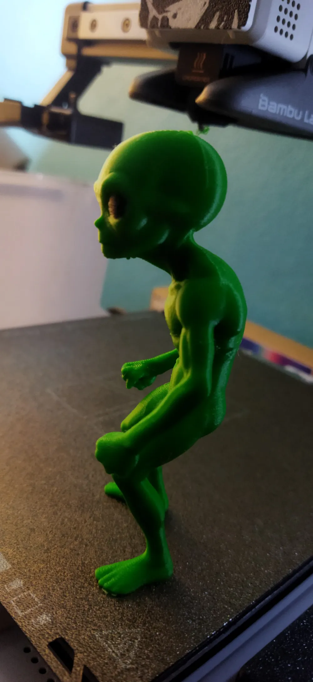 Alien Grumpy Standing Ground by MiguelJasus MakerWorld: Download Free ...