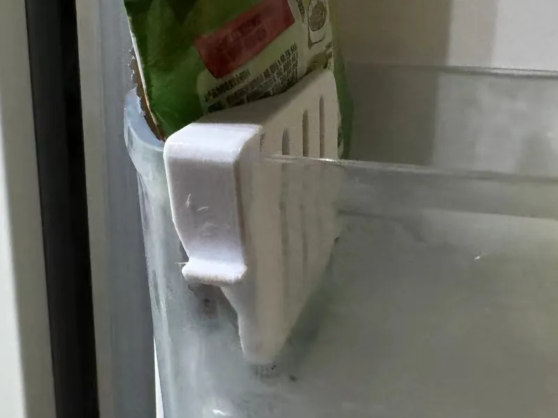 Refrigerator storage baffle | 冰箱收纳挡板