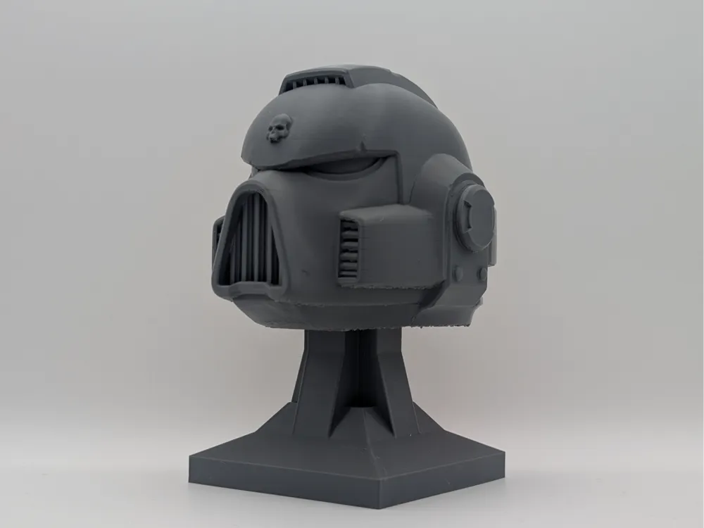 Mark 8 头盔展示 - 免费 3D 打印模型 - MakerWorld