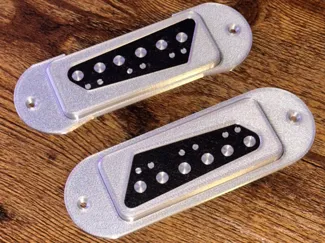 Martin D-18e Replica Pickup