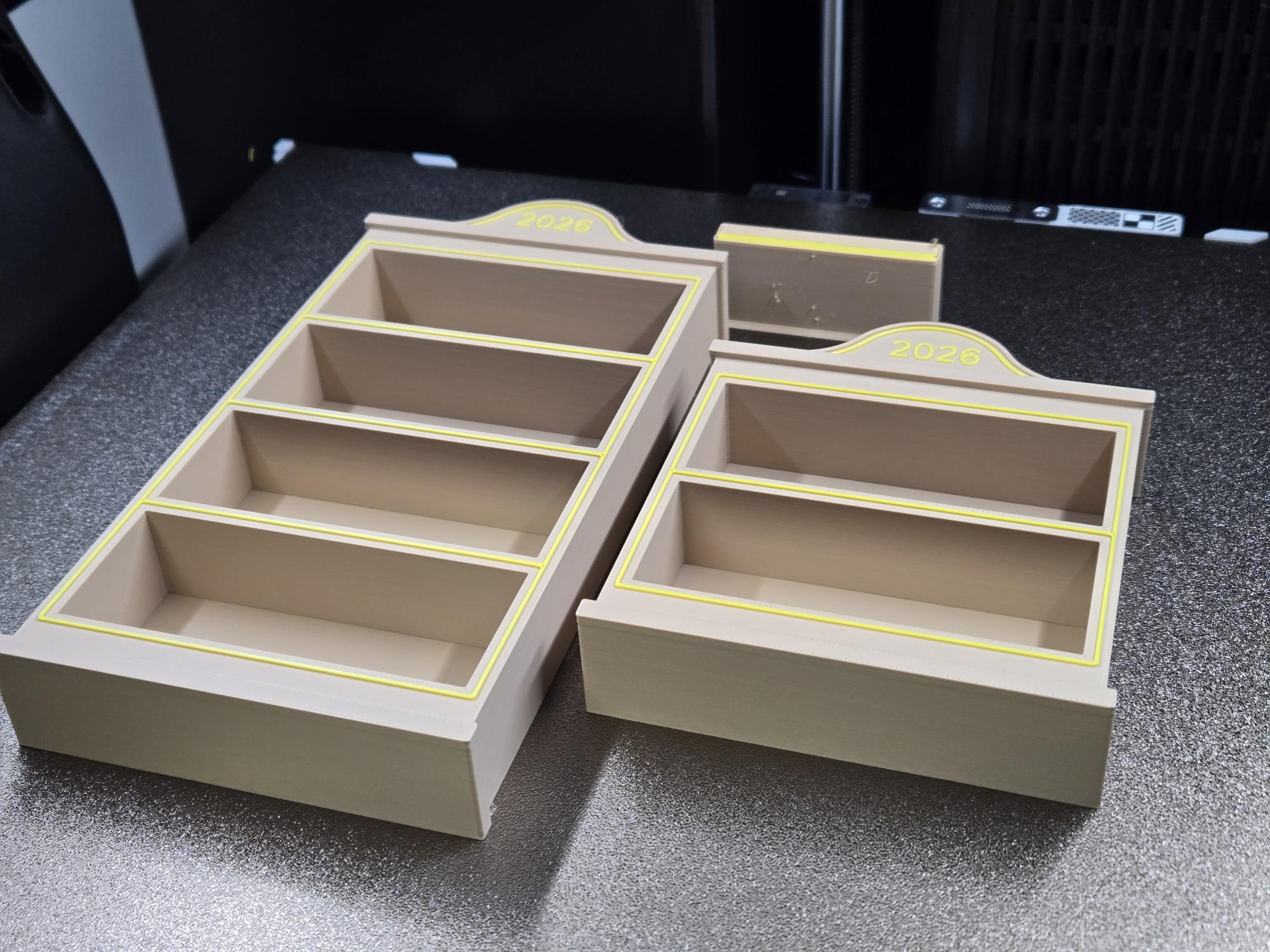 Miniatura 2 do modelo 3D Miniature Bookcase Set