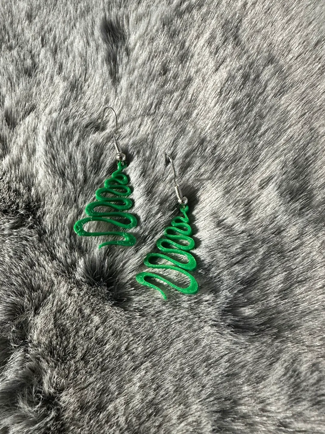 modern chriostmas tree earrings view 2
