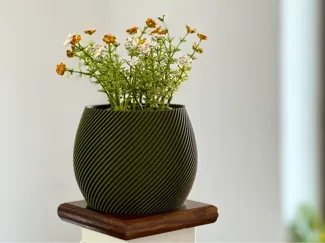 Twisted vase