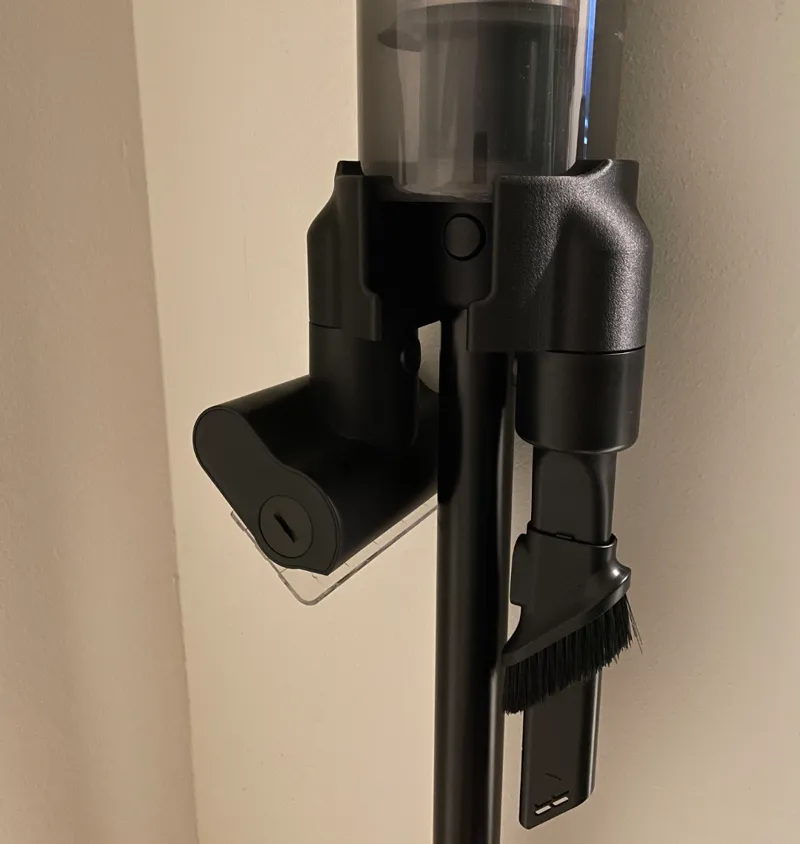 Dreame H12 Dual Vacuum and Accessories Wall Mount
