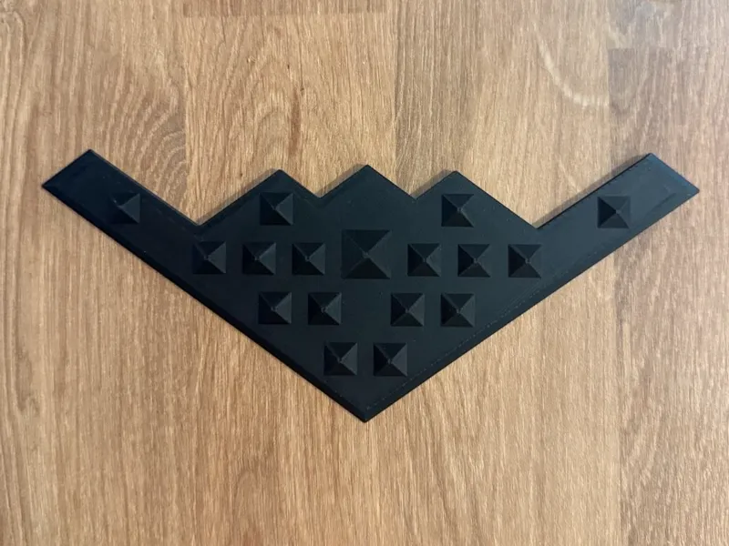 B2 Style Snowboard Stomp with pyramid grips