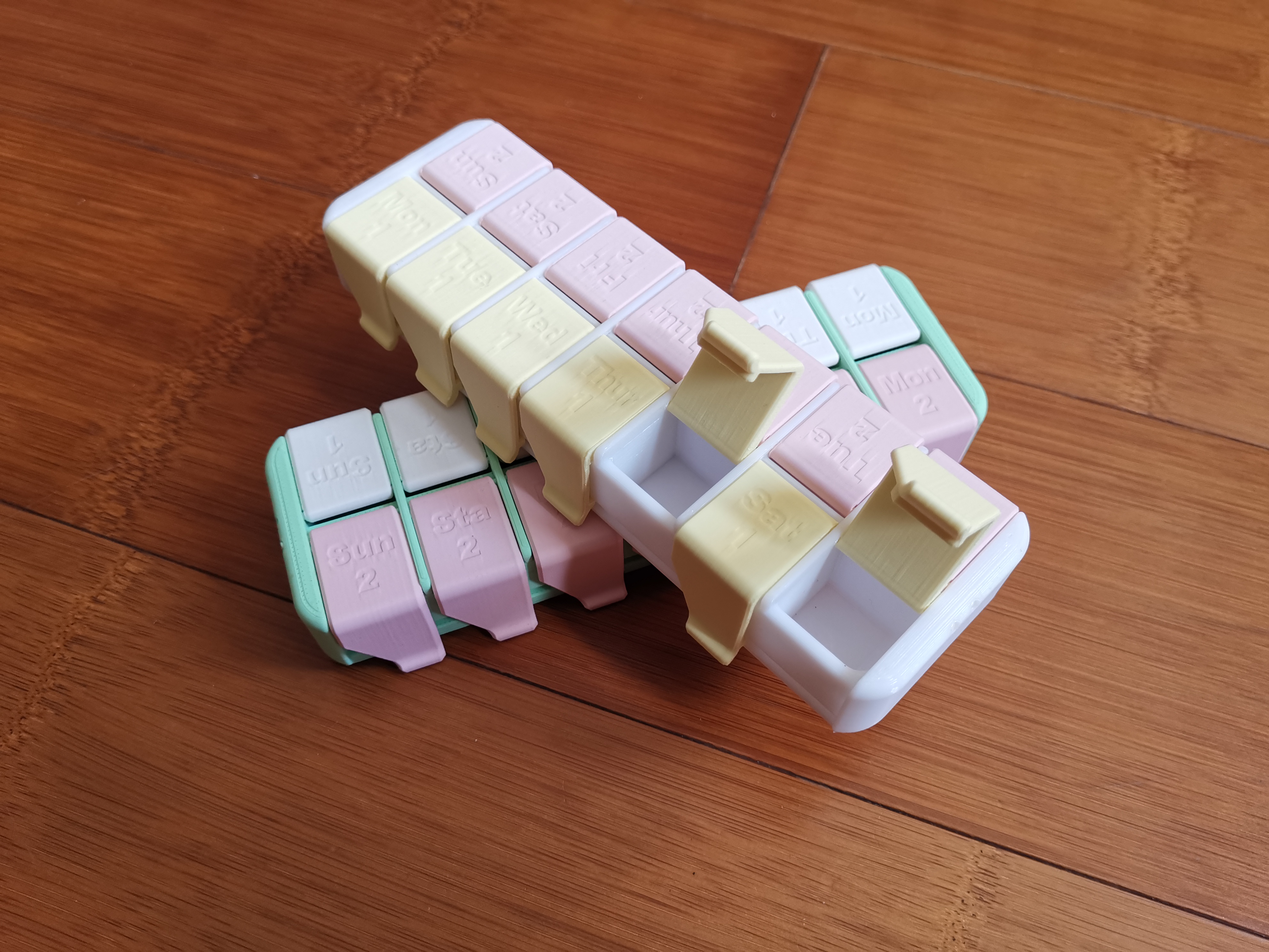 Miniatura 1 do modelo 3D 随身分装药品收纳盒